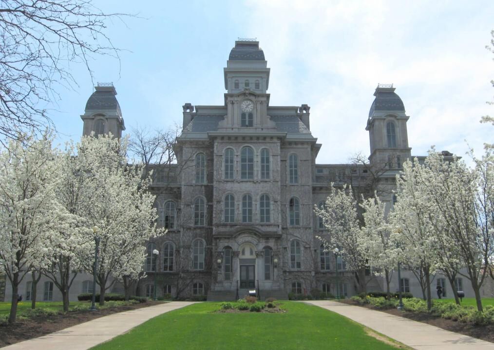 New York: Syracuse University